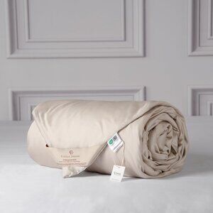 CUDDLE DREAMS Lightweight Silk Filled Comforter for Summer